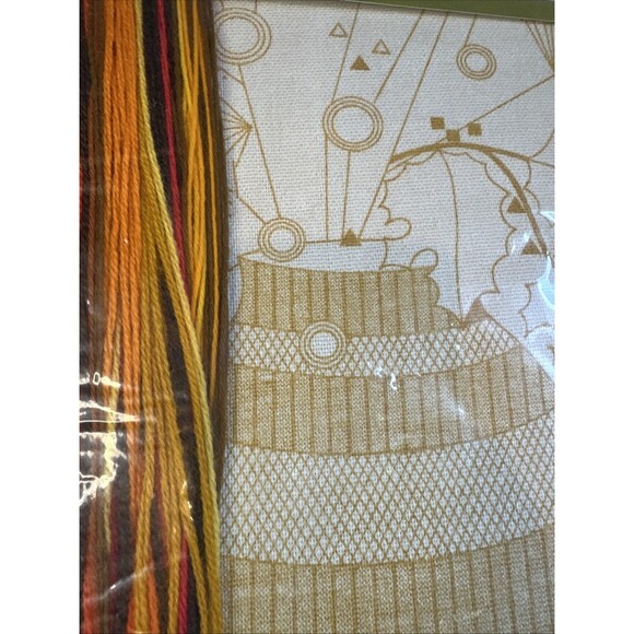 Sunset Stitchery kit autumn leaves Betty Miles 16 x 20 #2241 100% Pure Wool 70s - Picture 15 of 15